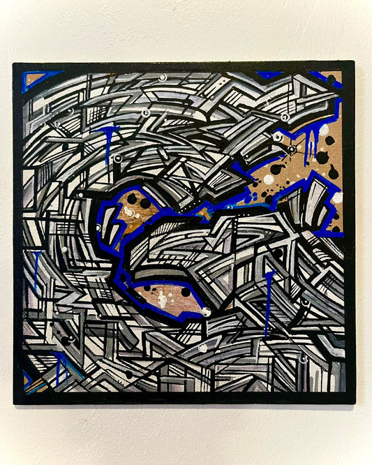 Peinture abstraite carrée d’IPNSONE aux lignes noires et grises, avec des accents bleu vif et des zones orange.